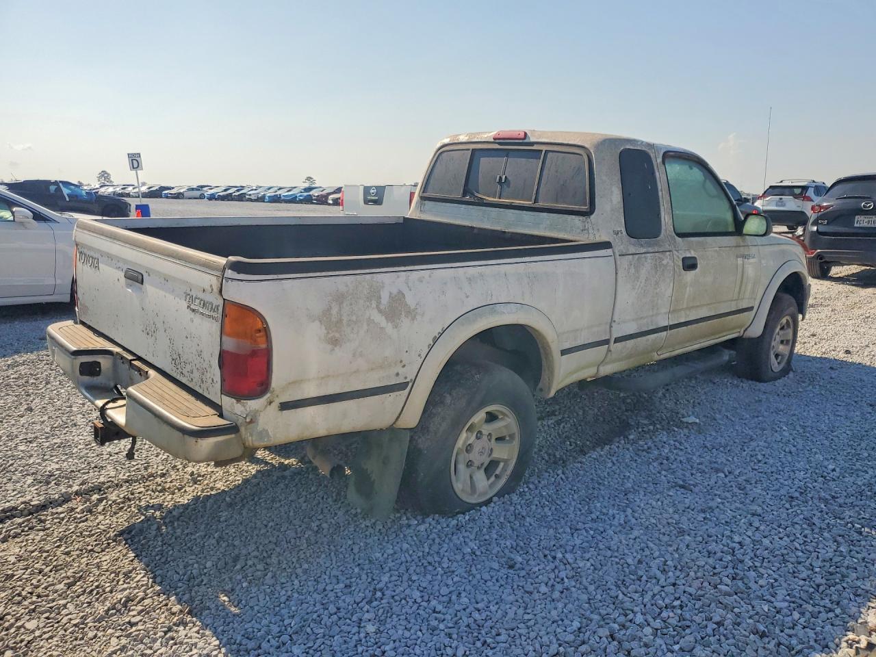 2000 Toyota Tacoma Xtracab Prerunner White vin: 4TASN92N7YZ675774