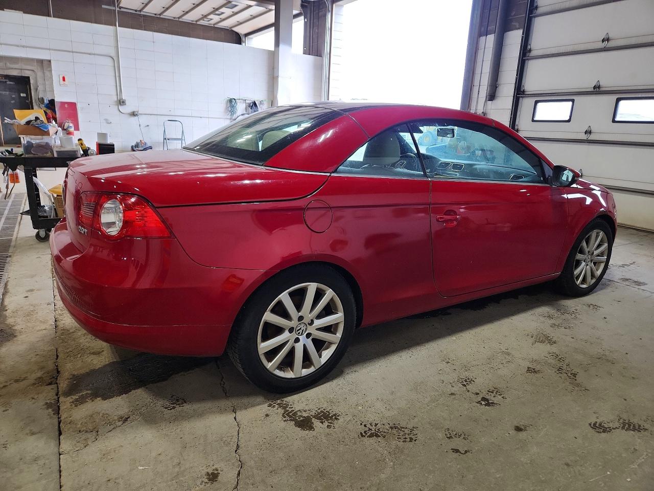 2009 Volkswagen Eos Turbo Red vin: WVWBA71F49V015098