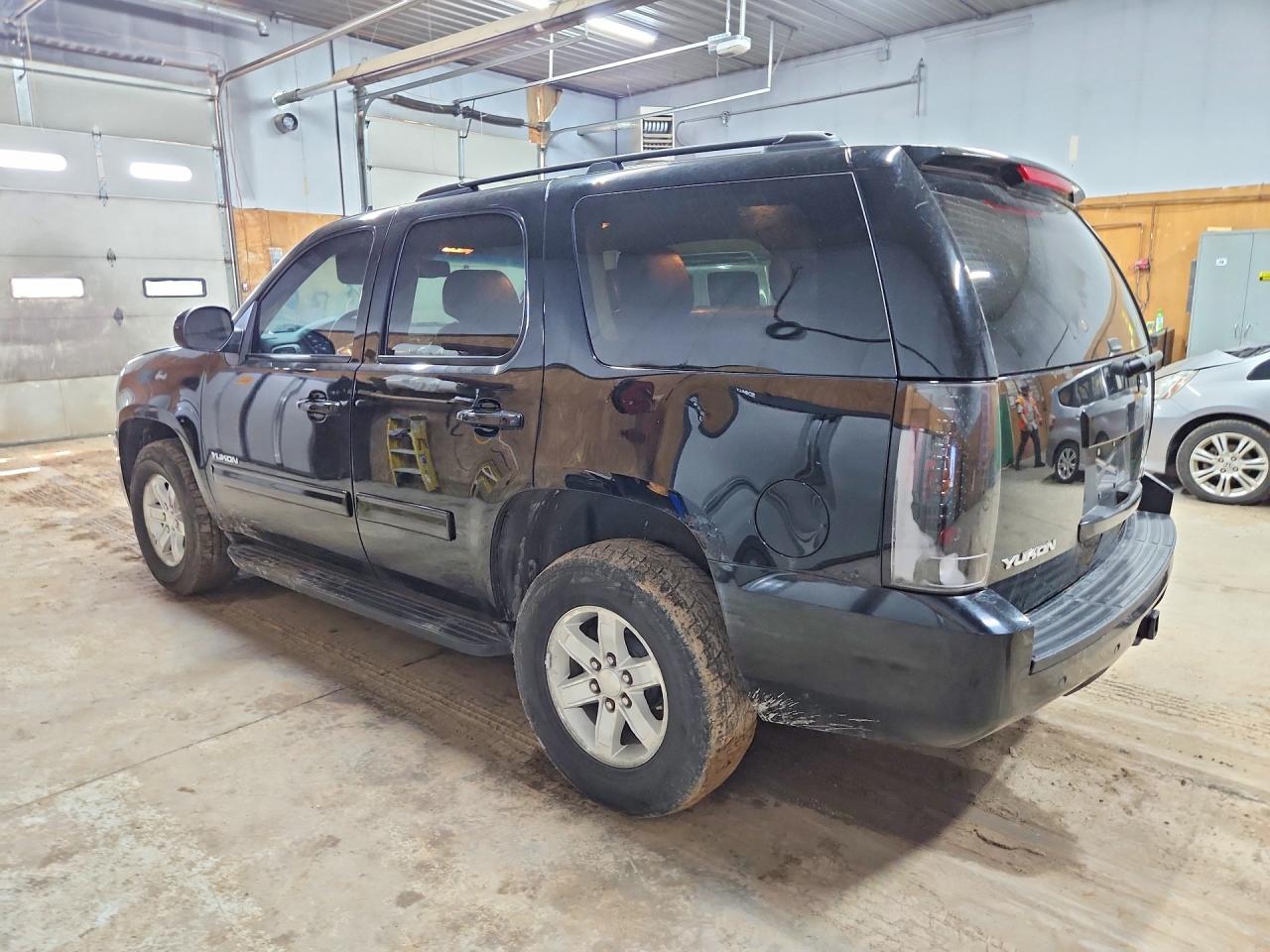 2014 Gmc Yukon Sle Black vin: 1GKS2AE02ER113084