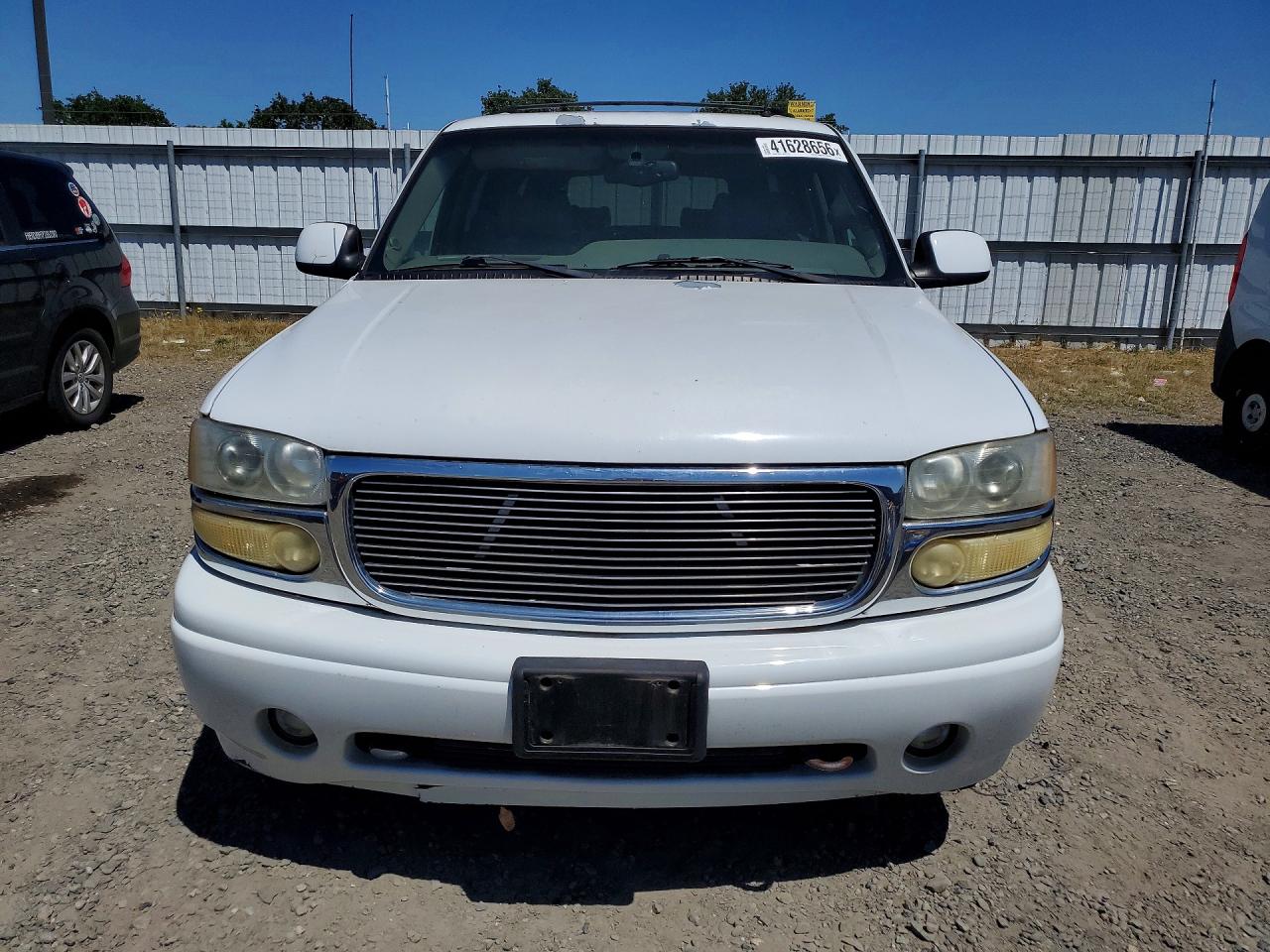 2002 Gmc Denali Xl K1500 White vin: 1GKFK66U02J171804