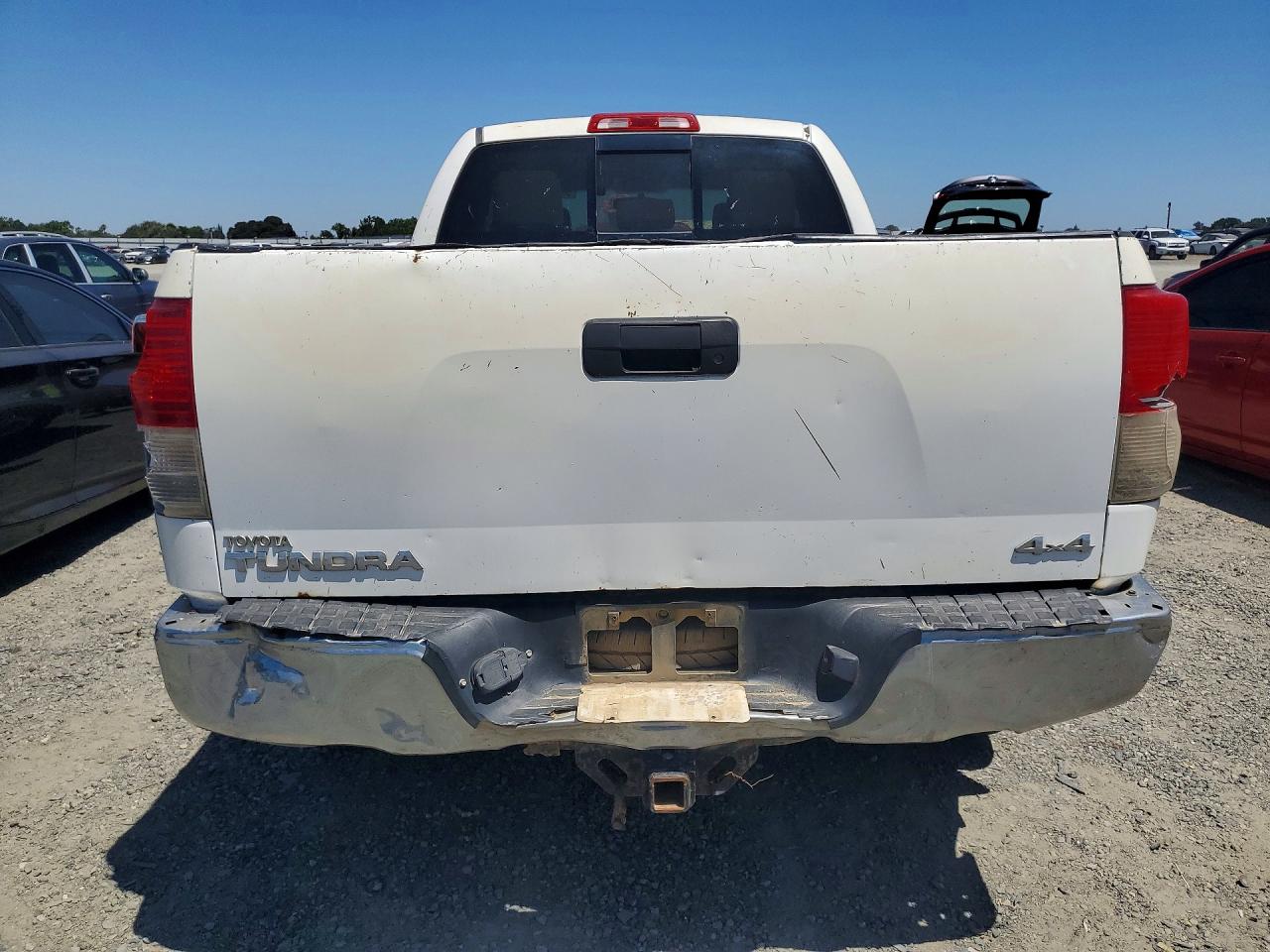 2011 Toyota Tundra Double Cab Sr5 White vin: 5TFUM5F13BX017033