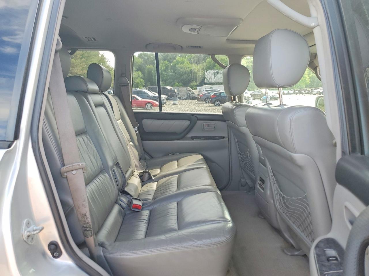 2007 Toyota Land Cruiser Base Silver vin: JTEHT05J472111639