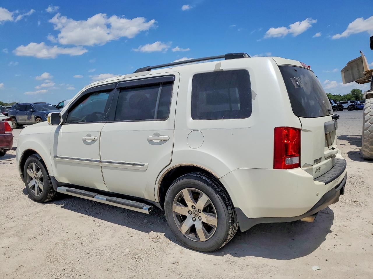 2013 Honda Pilot Touring White vin: 5FNYF4H99DB007371