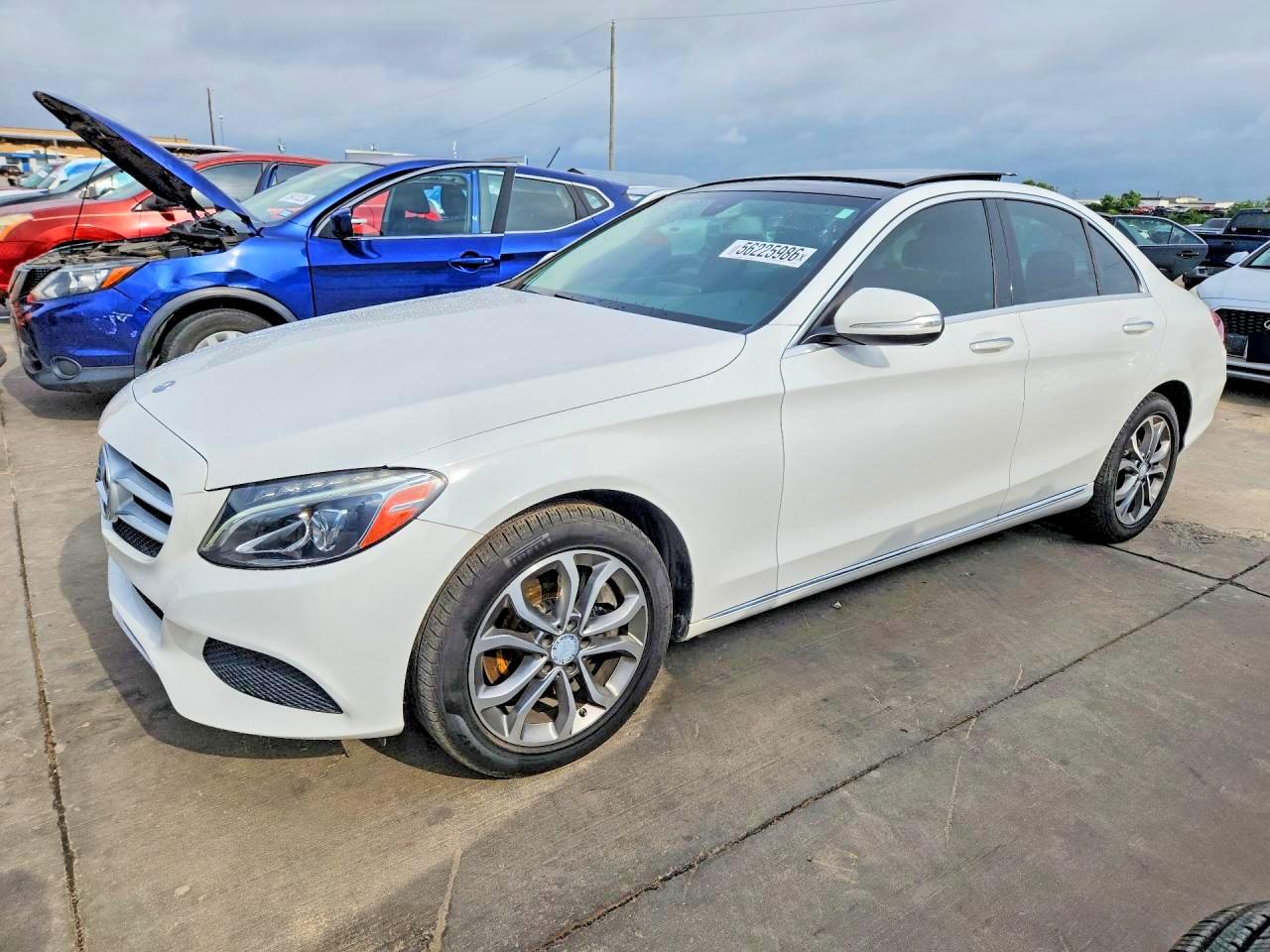2015 Mercedes-benz C 300 4matic White vin: 55SWF4KB7FU074961