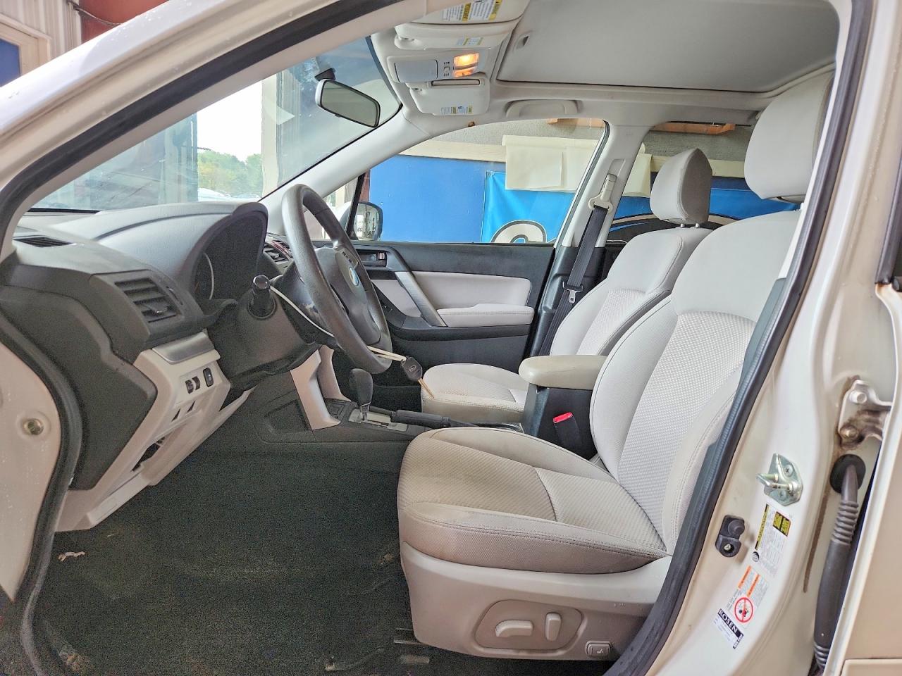 2014 Subaru Forester 2.5i Premium White vin: JF2SJAEC4EH534918