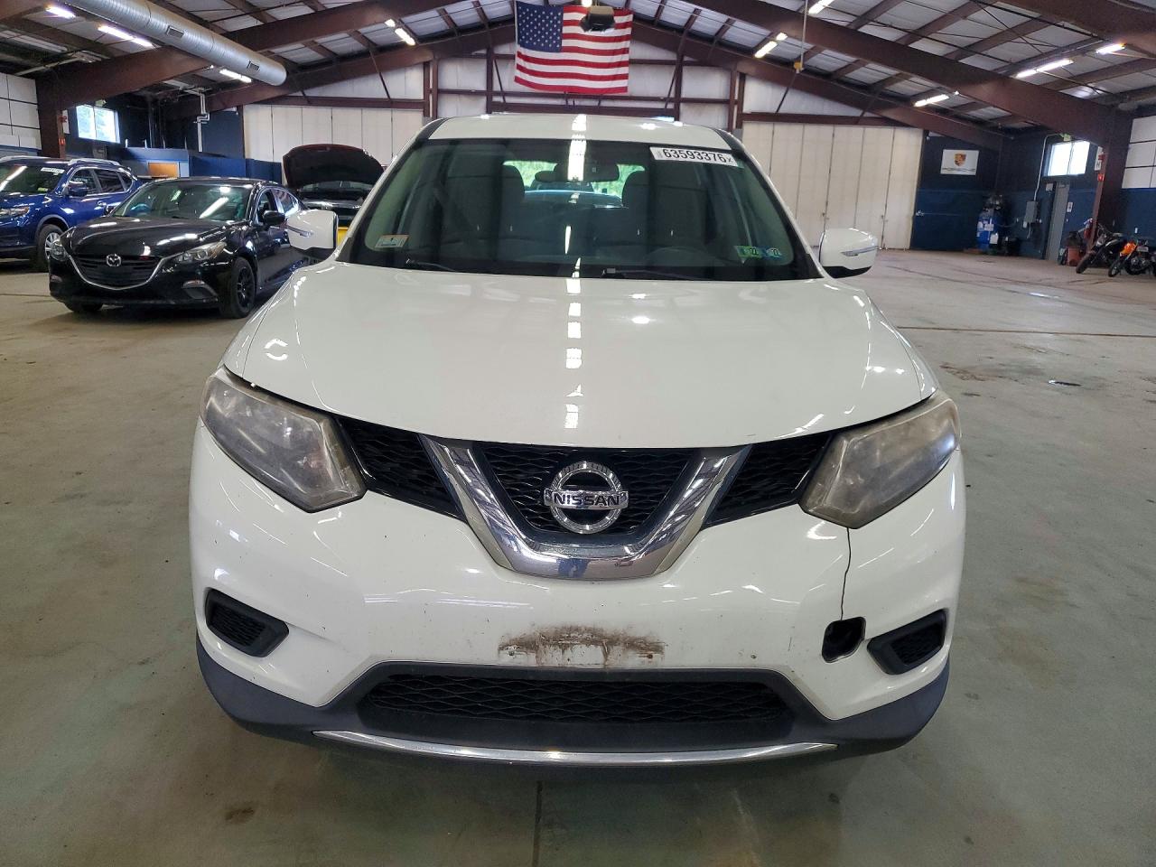 2015 Nissan Rogue S White vin: KNMAT2MV7FP589481