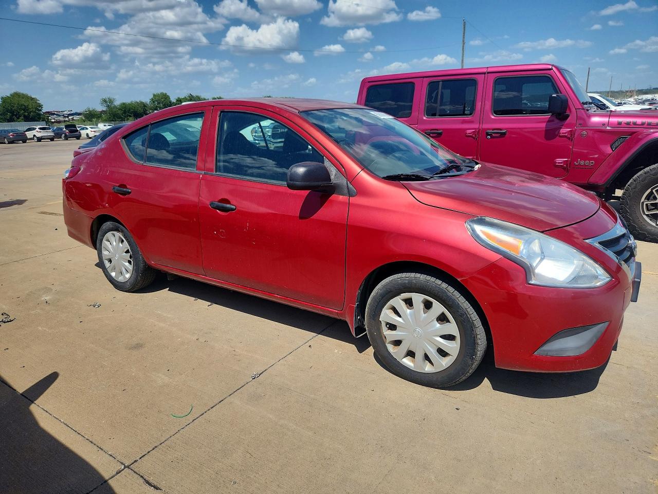 2015 Nissan Versa 1.6 S Plus Красный vin: 3N1CN7AP3FL950418