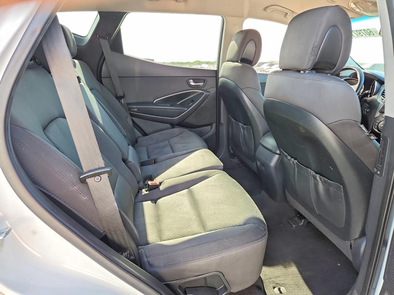 2013 Hyundai Santa Fe Sport 2.0t White vin: 5XYZU3LA9DG086572