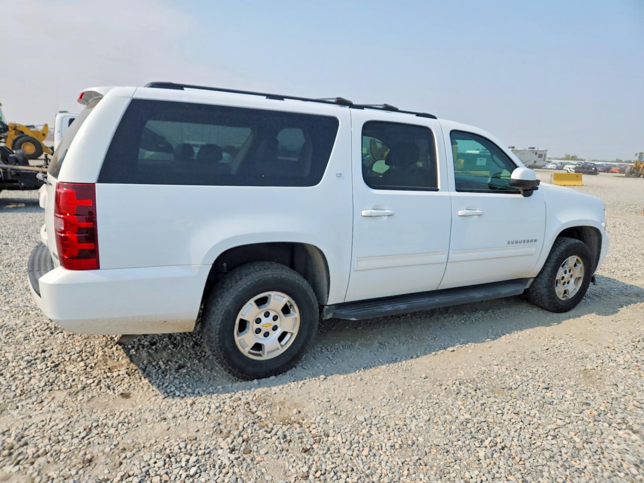 2011 Chevrolet Suburban K1500 Lt White vin: 1GNSKJE30BR210731