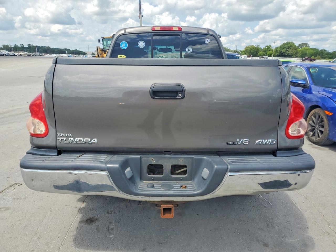 2004 Toyota Tundra Sr5 Gray vin: 5TBBT44114S448611