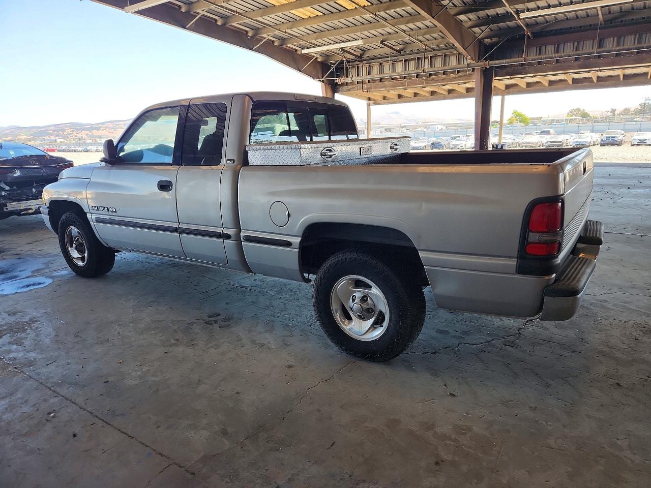 1998 Dodge Ram 1500 Silver vin: 1B7HC13ZXWJ224891