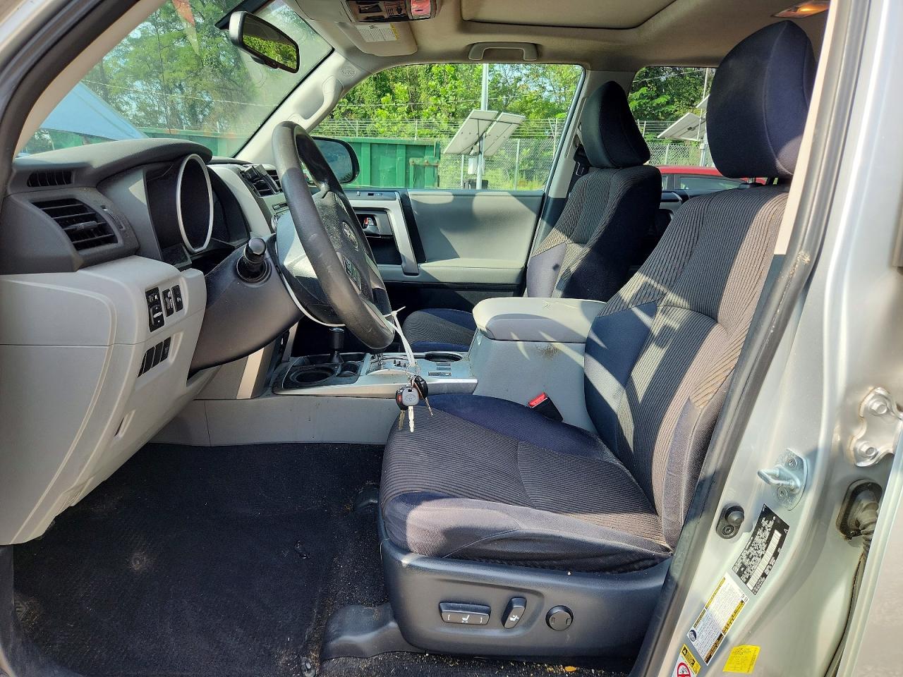 2011 Toyota 4runner Sr5 Silver vin: JTEBU5JR6B5069087