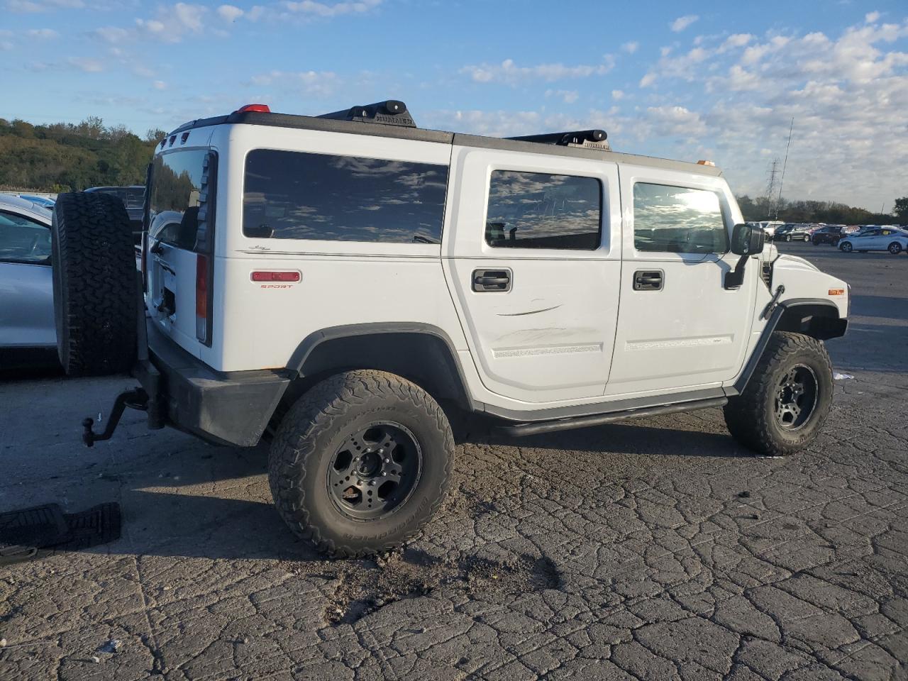 2004 Hummer H2 White vin: 5GRGN23U64H100670