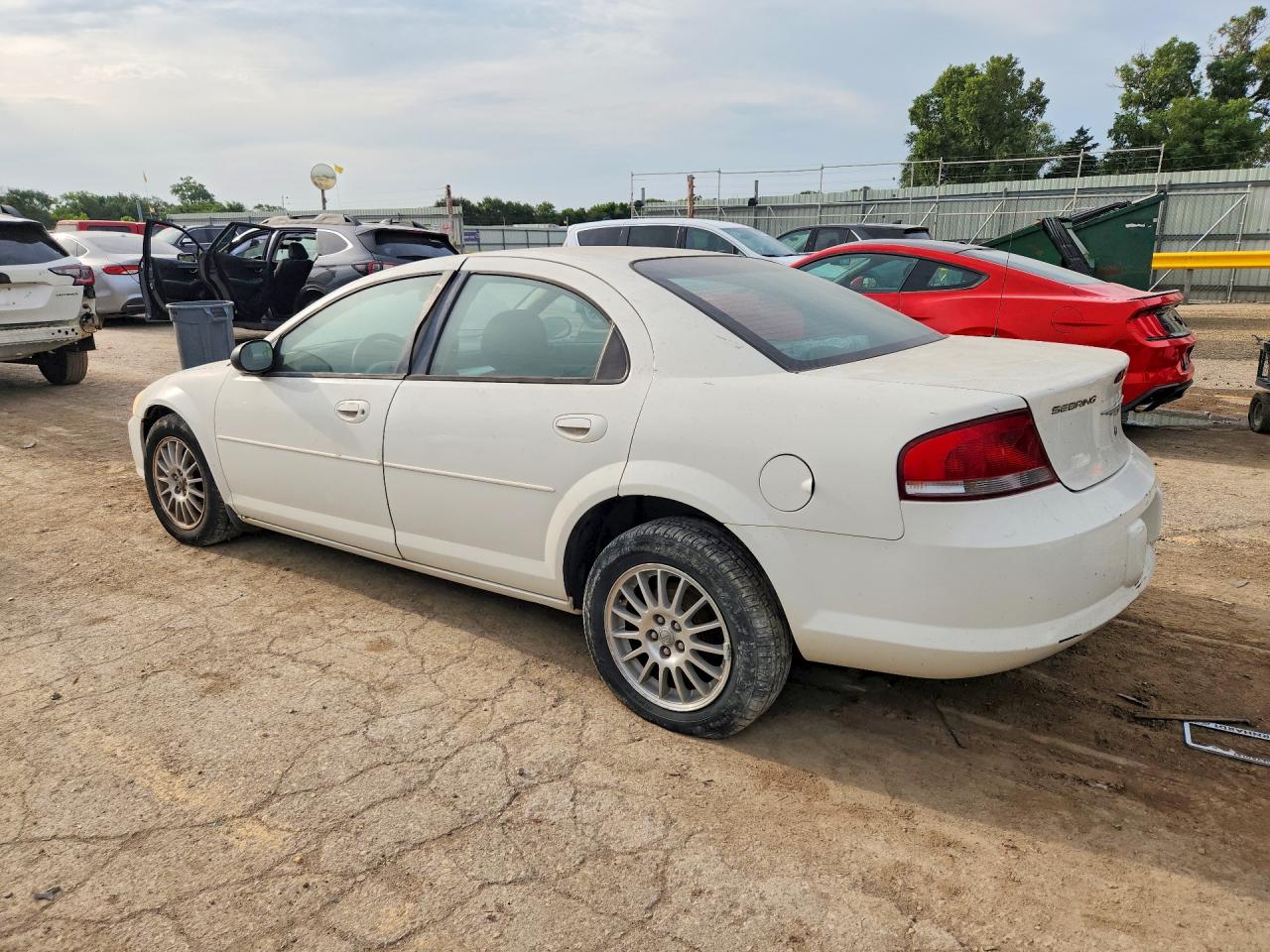 2005 Chrysler Sebring Touring White vin: 1C3EL56R85N562100