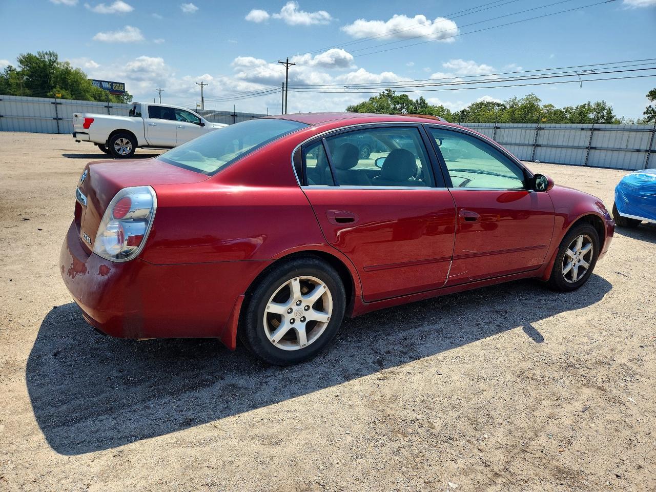 2006 Nissan Altima 2.5 Red vin: 1N4AL11D66C140568