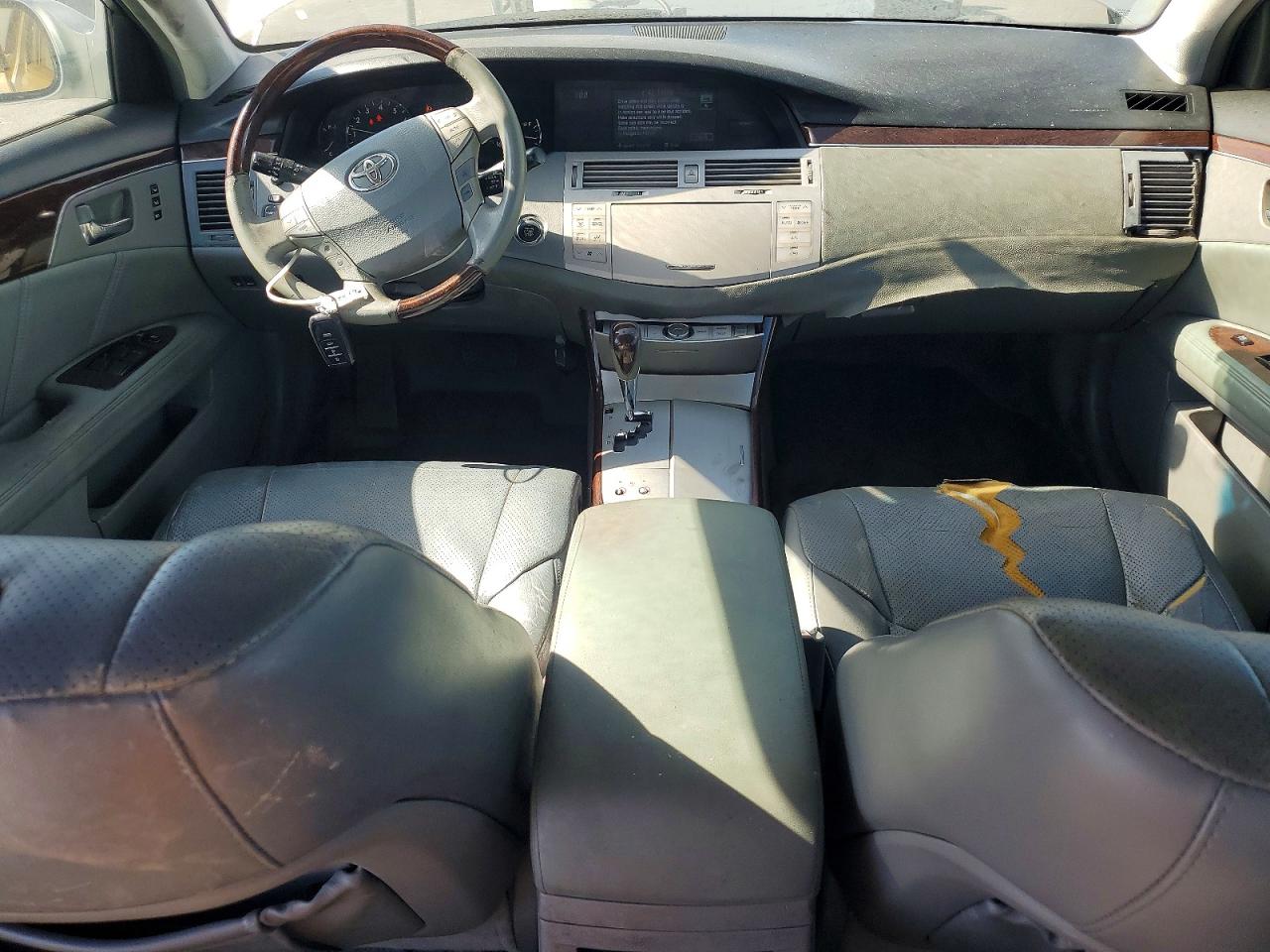 2009 Toyota Avalon Limited Silver vin: 4T1BK36B49U328925