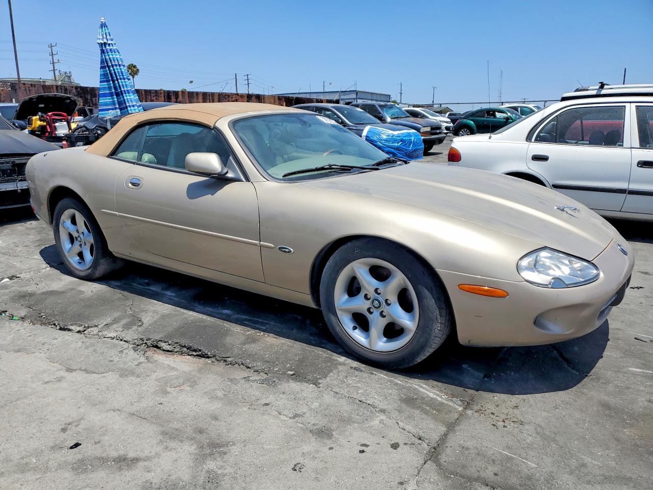 2000 Jaguar Xk8 Tan vin: SAJJA42C0YNA02298