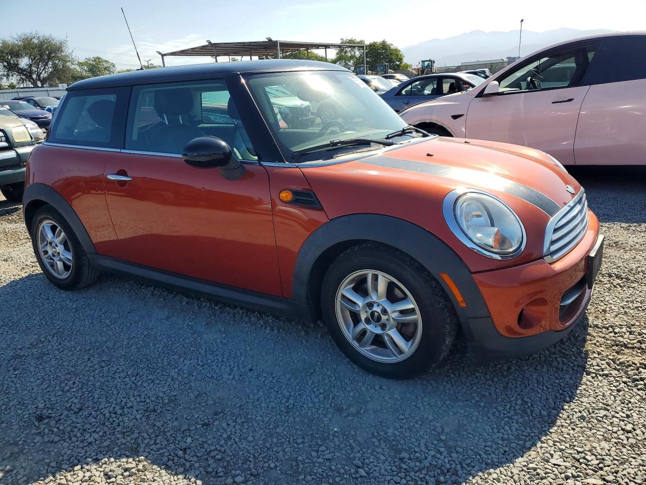 2013 Mini Cooper Two Tone vin: WMWSU3C54DT678452
