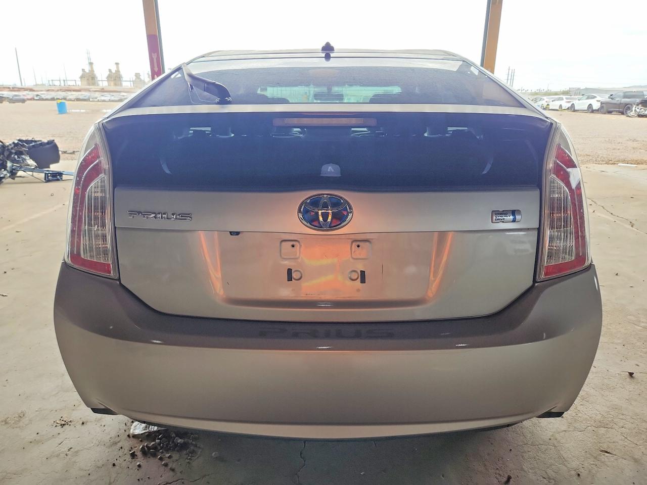 2014 Toyota Prius Three Серебряный vin: JTDKN3DU9E0363302