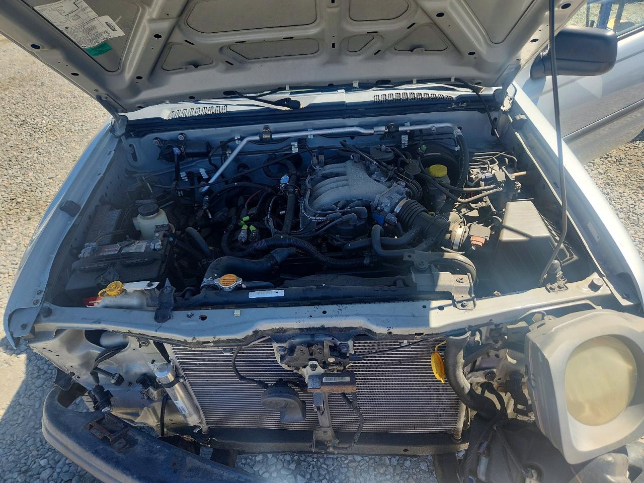2003 Nissan Xterra Xe-v6 Silver vin: 5N1ED28Y73C648028