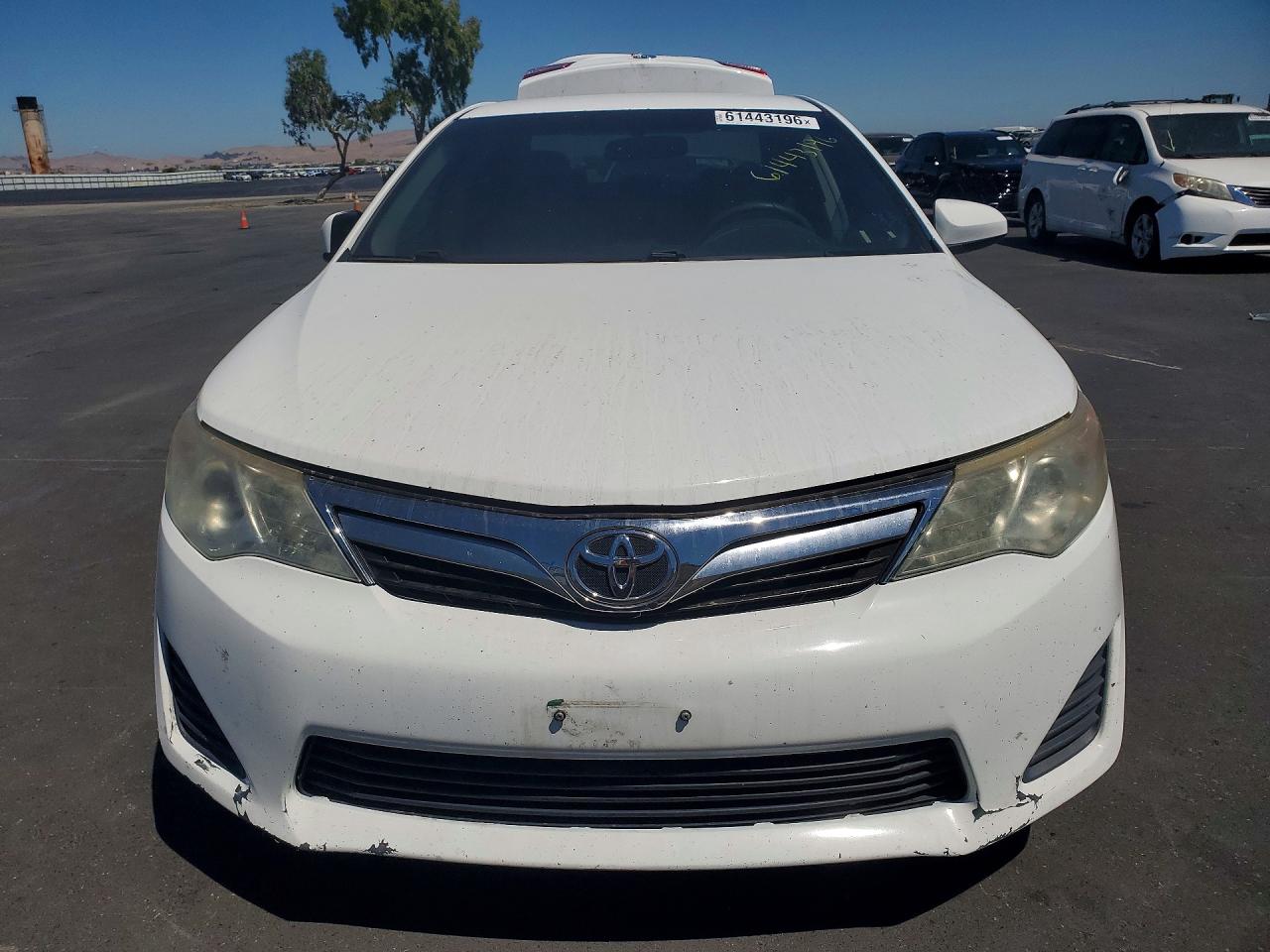 2014 Toyota Camry Le Белый vin: 4T4BF1FK0ER409378
