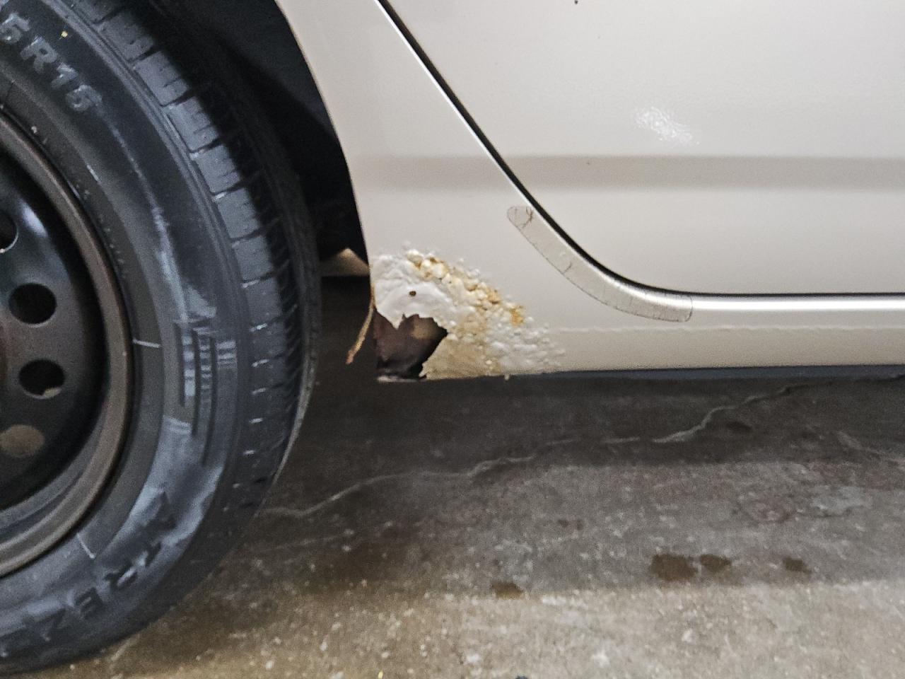 2005 Toyota Corolla Le Beige vin: 1NXBR32E35Z411090 Damage: Right Rocker Panel, Corrosion, Severe Damage