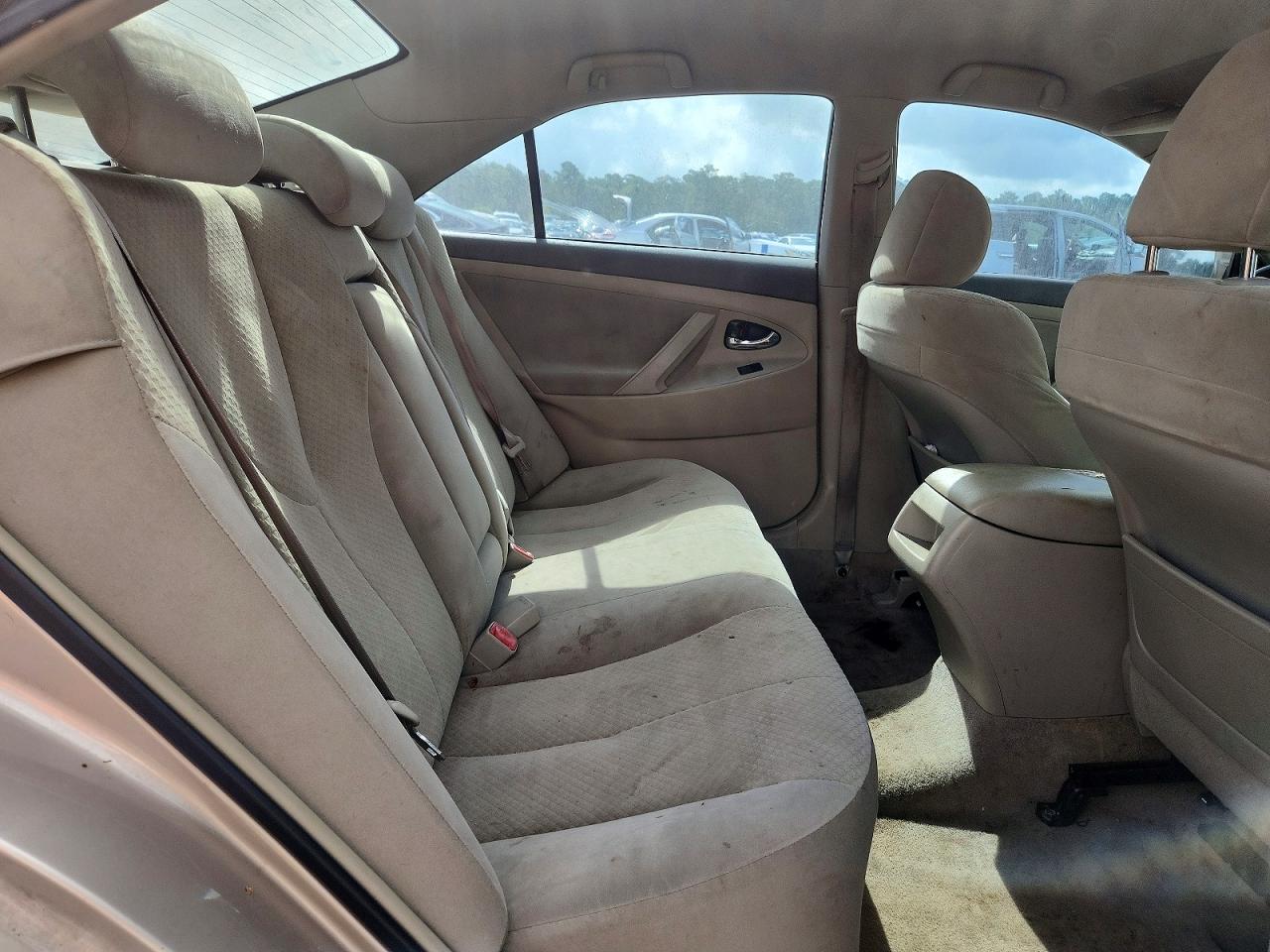 2007 Toyota Camry Le Gold vin: 4T1BE46K77U121584