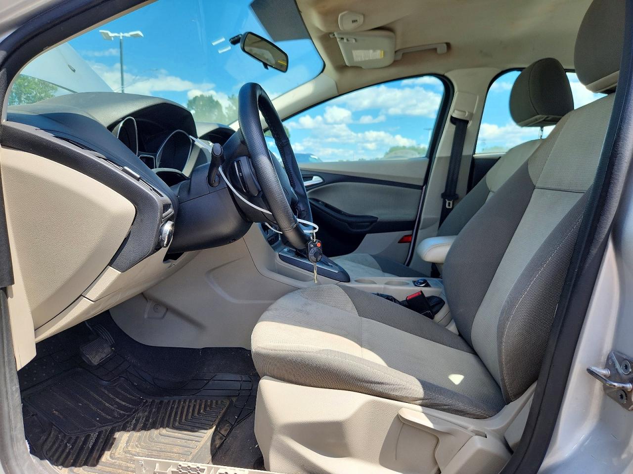 2014 Ford Focus Se Silver vin: 1FADP3F26EL304808