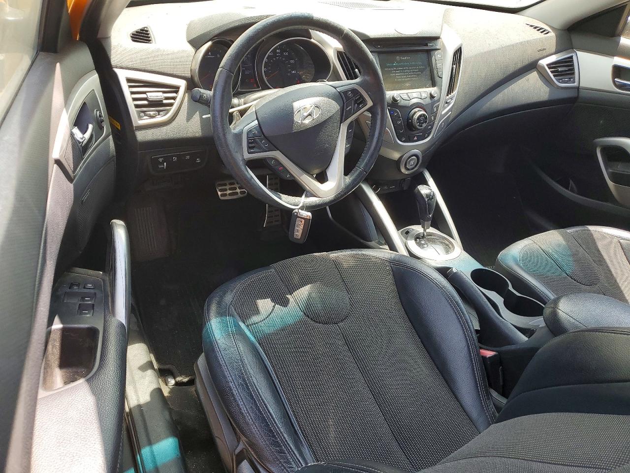 2012 Hyundai Veloster Base Желтый vin: KMHTC6AD2CU030621