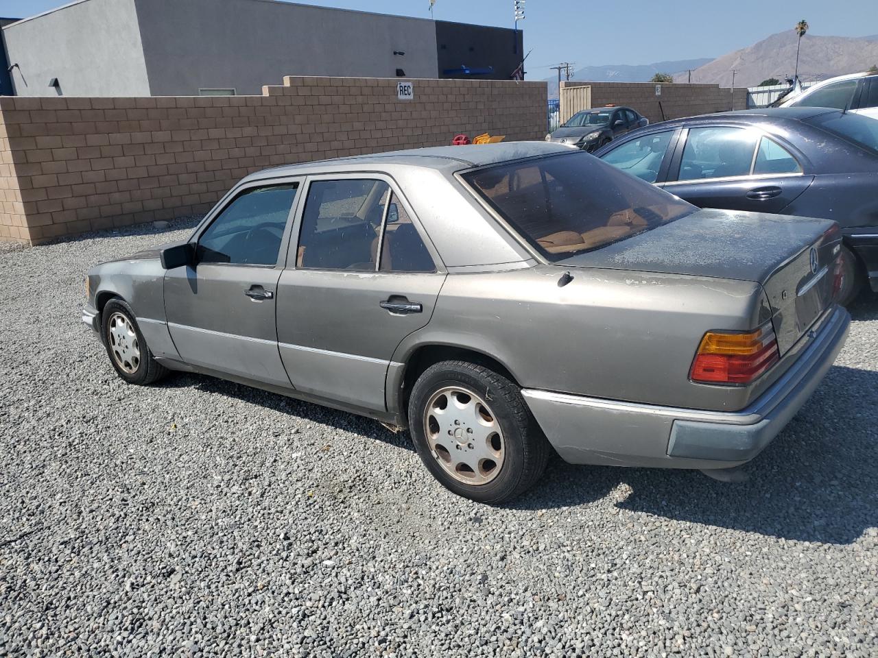 1995 Mercedes-benz E 300d Серый vin: WDBEB31E7SC086225