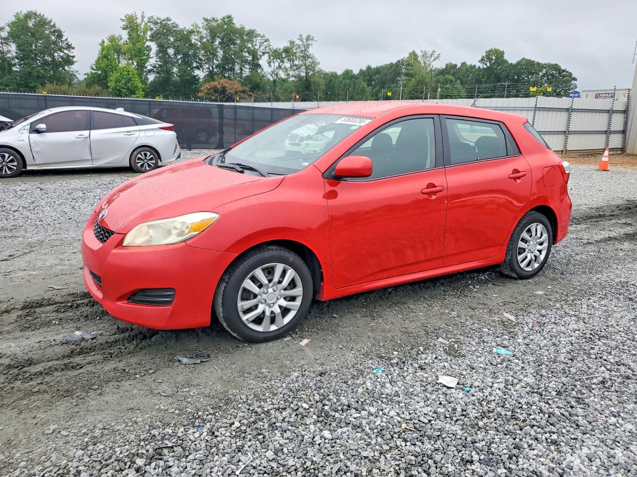 2009 Toyota Matrix Base Red vin: 2T1KU40E19C160648