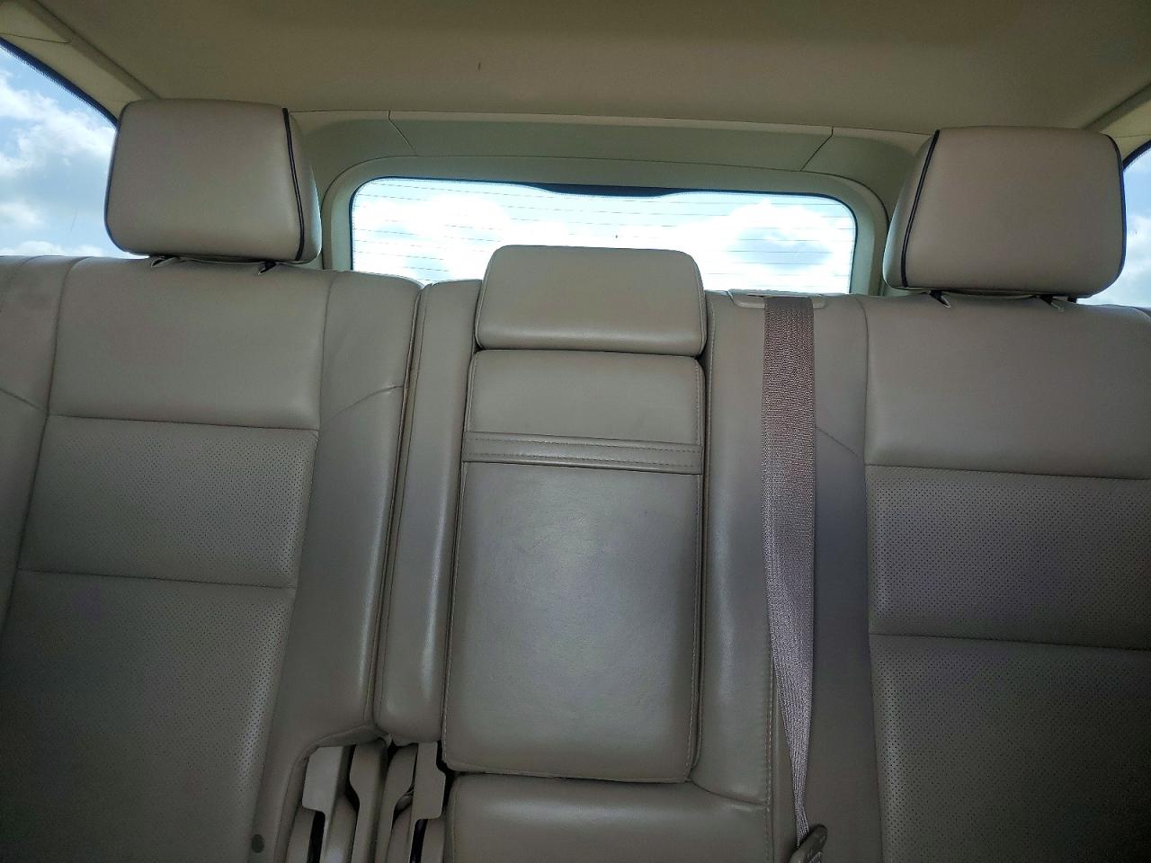2014 Jeep Grand Cherokee Overland White vin: 1C4RJFCM6EC404254
