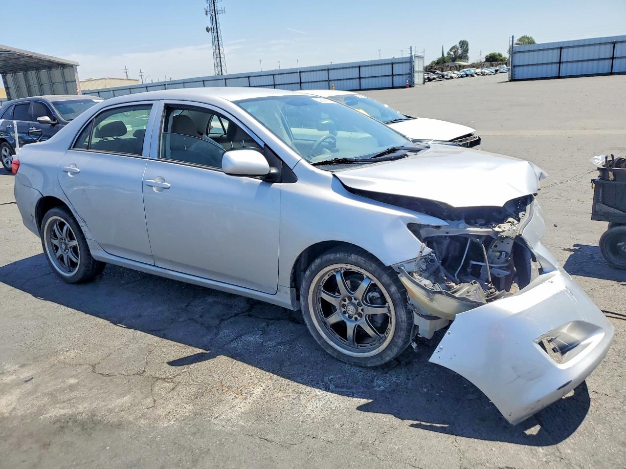 2010 Toyota Corolla Le Серебряный vin: 1NXBU4EE6AZ322284