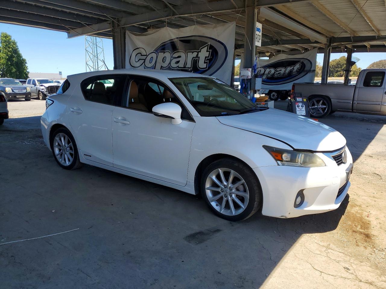 2011 Lexus Ct 200 White vin: JTHKD5BH6B2030641