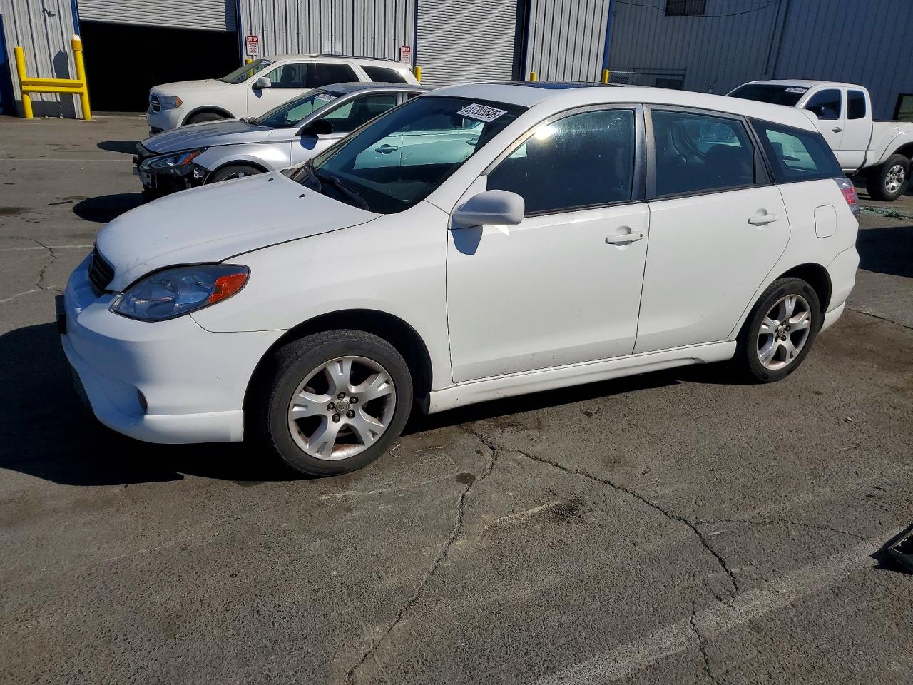 2007 Toyota Corolla Matrix Xr White vin: 2T1KR32E67C684268