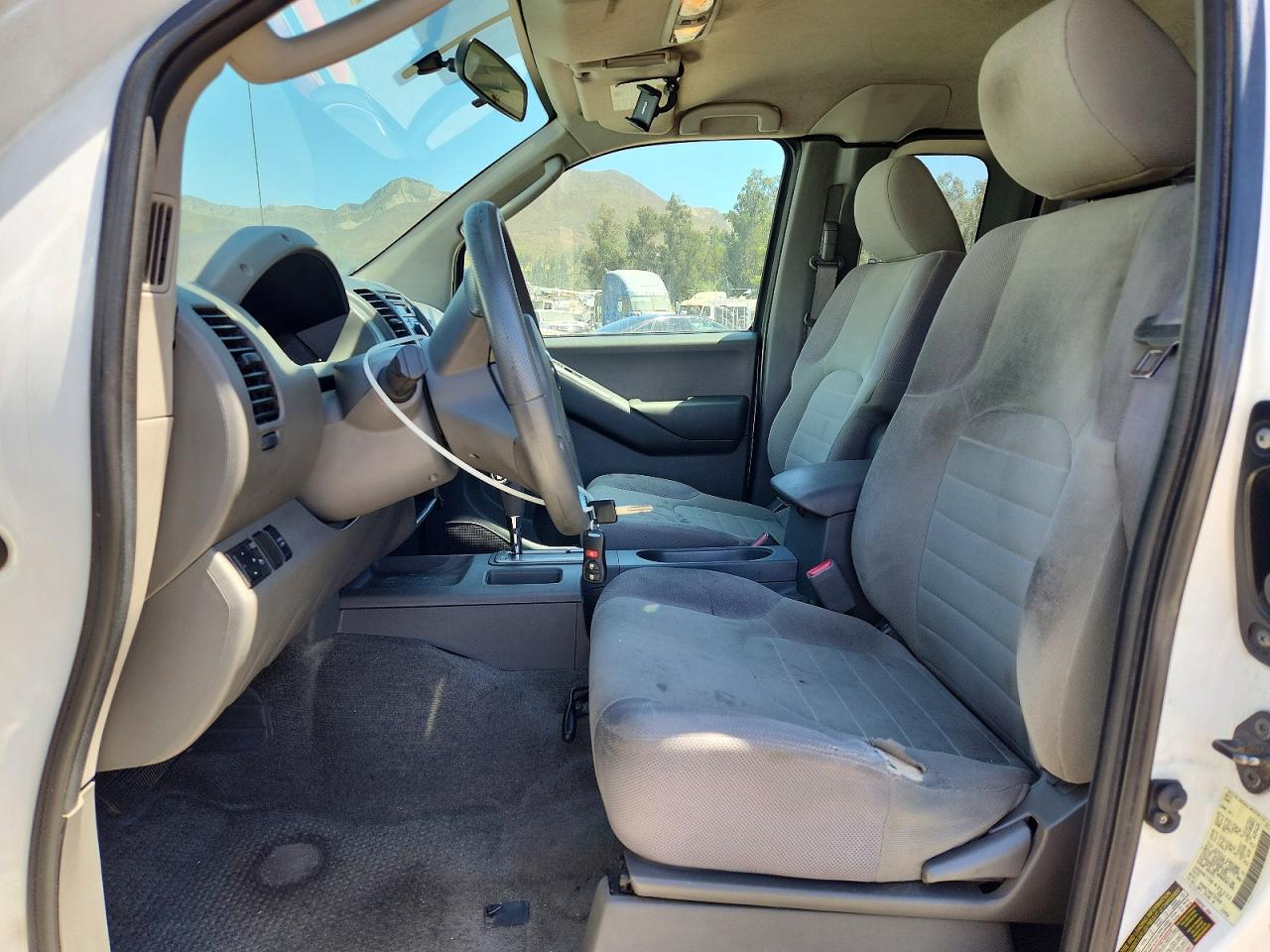 2010 Nissan Frontier Xe White vin: 1N6BD0CT3AC435532