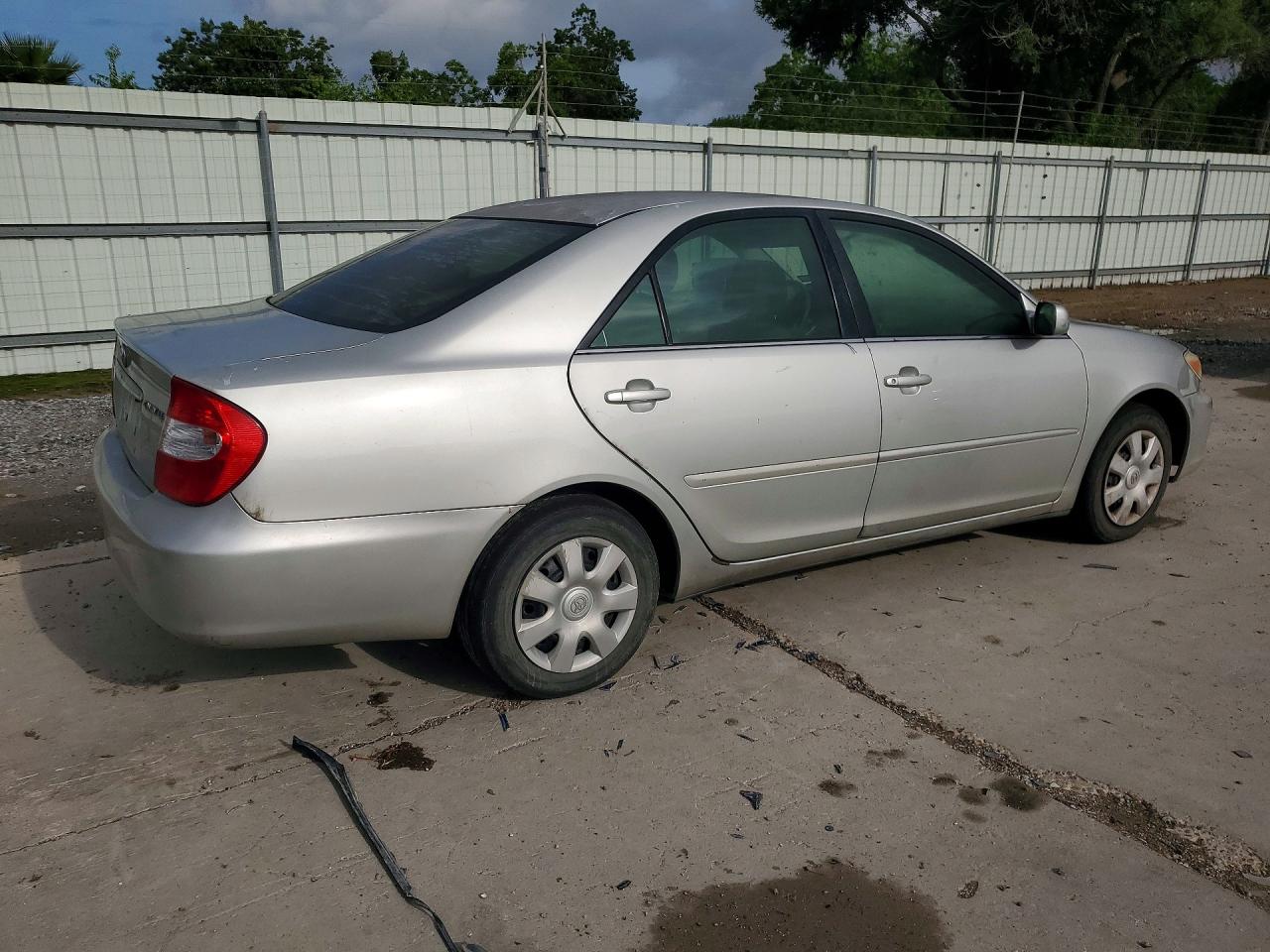 2003 Toyota Camry Le Gray vin: 4T1BE32K73U711133