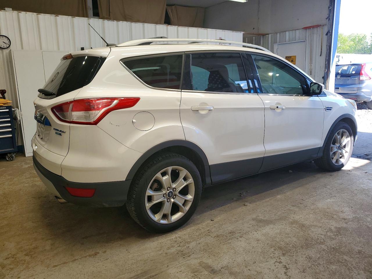 2016 Ford Escape Titanium White vin: 1FMCU9JX0GUB85277