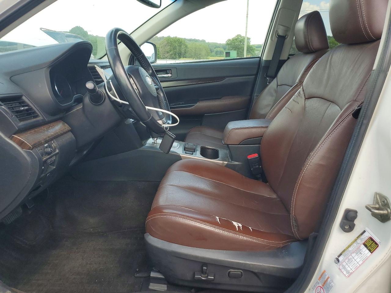 2014 Subaru Outback 2.5i Limited White vin: 4S4BRCPC3E3292857