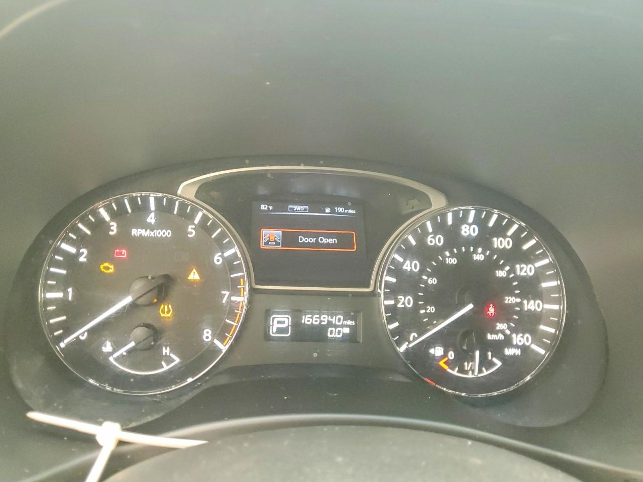 2015 Nissan Pathfinder S Silver vin: 5N1AR2MM5FC667295