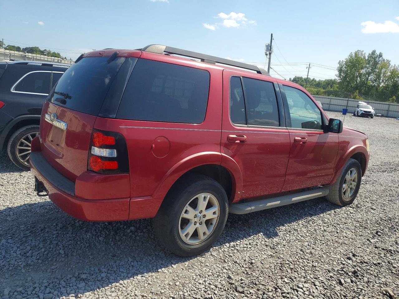 2010 Ford Explorer Xlt Maroon vin: 1FMEU6DE2AUA84072