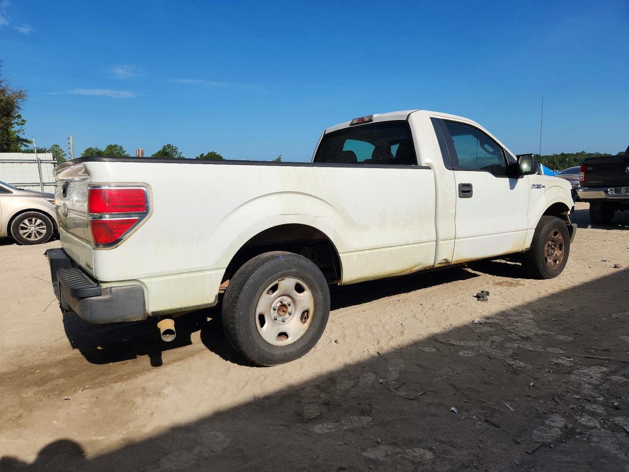 2012 Ford F150 White vin: 1FTNF1CF9CKD44672