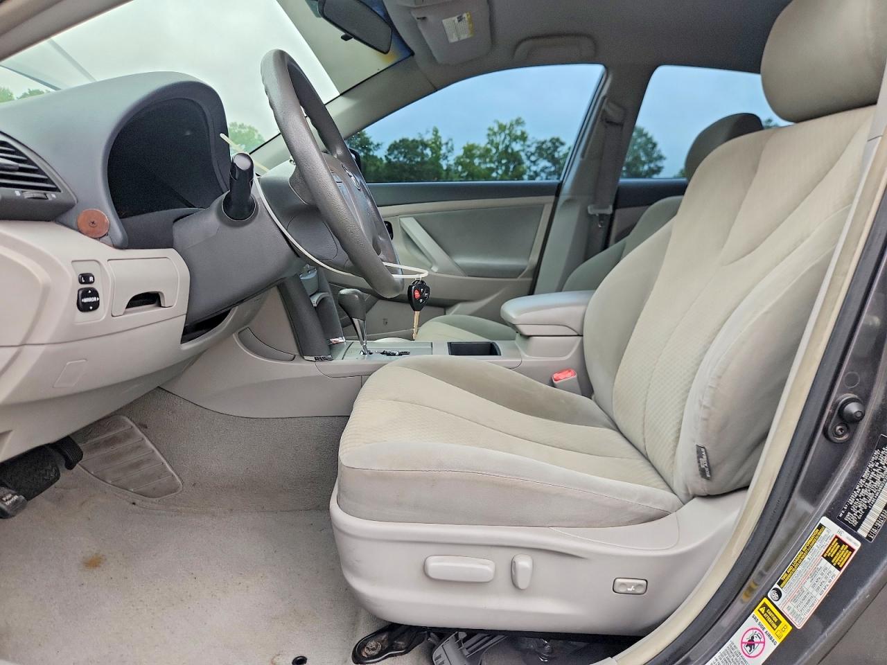 2008 Toyota Camry Le Gray vin: 4T4BE46K98R020358