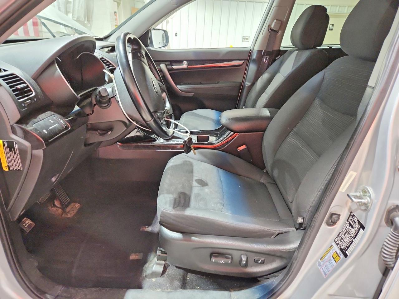 2015 Kia Sorento Lx Silver vin: 5XYKTDA75FG602186
