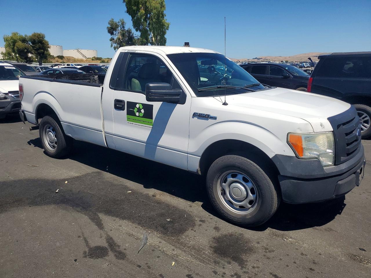 2010 Ford F150 White vin: 1FTMF1CW1AKE17137