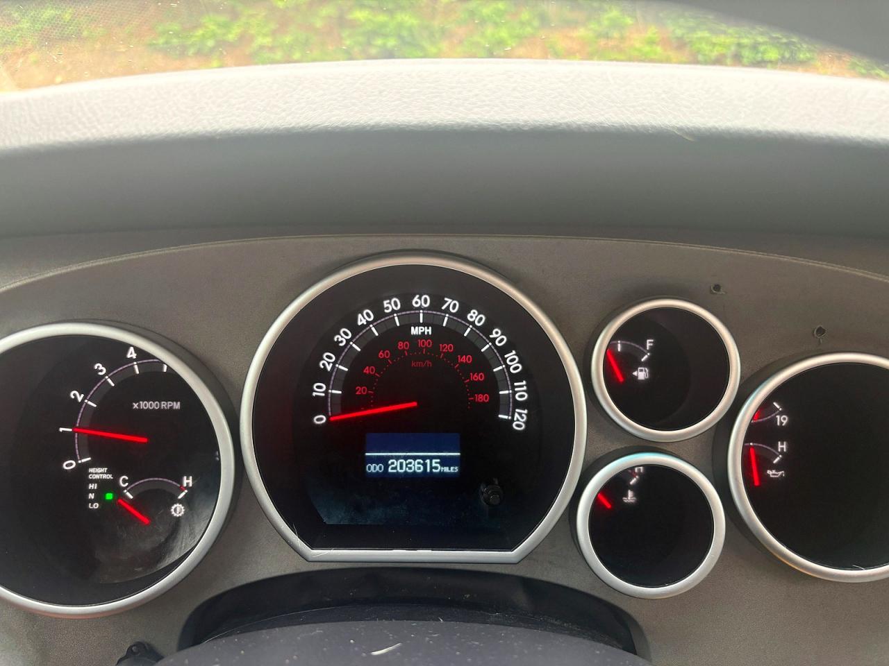 2010 Toyota Sequoia Platinum Gray vin: 5TDDY5G13AS028752