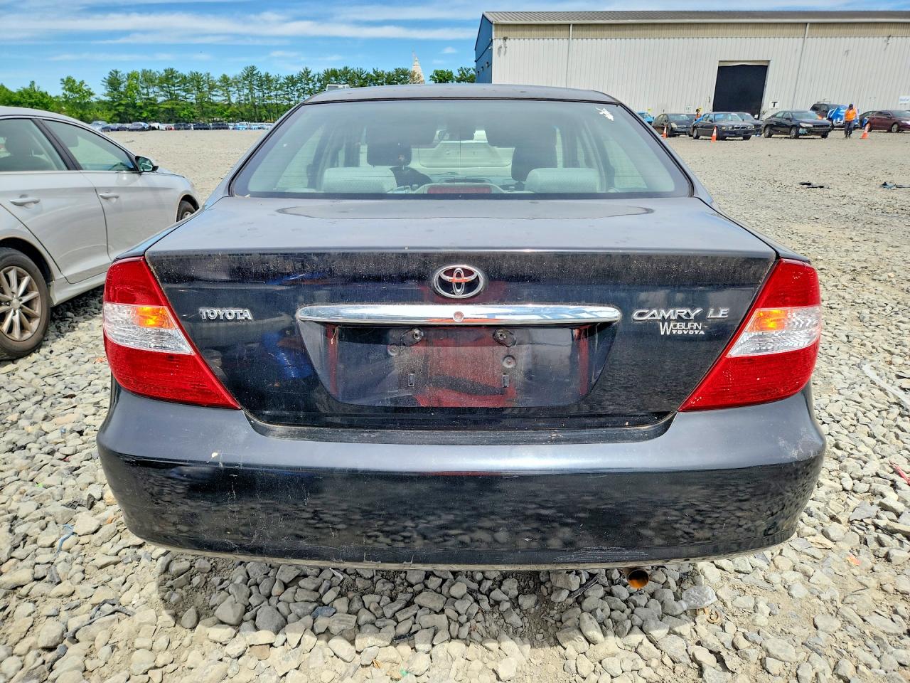 2004 Toyota Camry Le Black vin: JTDBE32K140261377