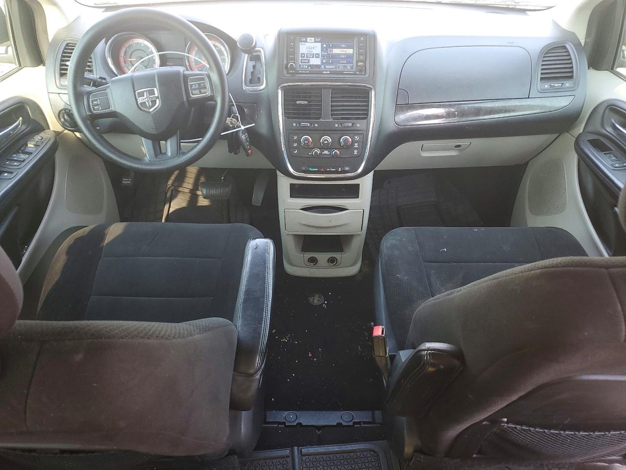 2011 Dodge Grand Caravan Mainstreet Silver vin: 2D4RN3DG9BR774275