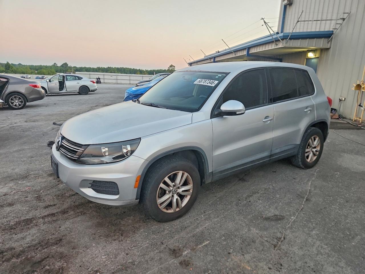 2013 Volkswagen Tiguan S Silver vin: WVGAV3AX9DW624705