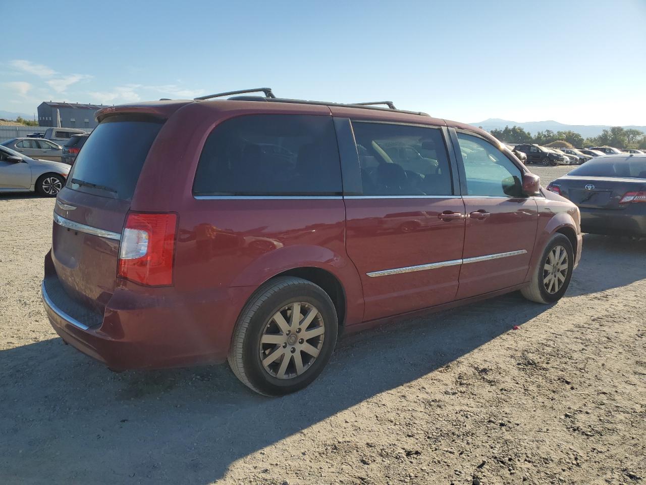 2014 Chrysler Town & Country Touring Red vin: 2C4RC1BG4ER437754